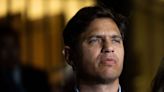 Axel Kicillof apuesta al “arrastre invertido” y se reserva el desdoblamiento de los comicios en la Provincia