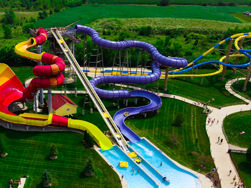 Report: Illinois' largest water park to change ownership