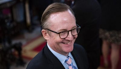 WarnerBros. Discovery hires ex-Obama aide Robert Gibbs to run PR