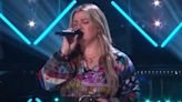 Kelly Clarkson Has a ‘Blue’ Christmas in May With Her Emotional Joni Mitchell Cover: Watch