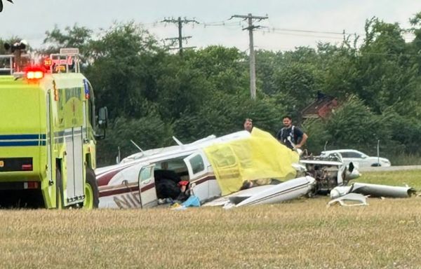 2 dead when small plane crashes at Long Island airport