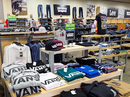 Sports goods chain that operates across six states shuts ALL stores