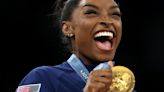 Simone Biles hace historia al liderar a Estados Unidos hacia el oro en gimnasia artística en París 2024