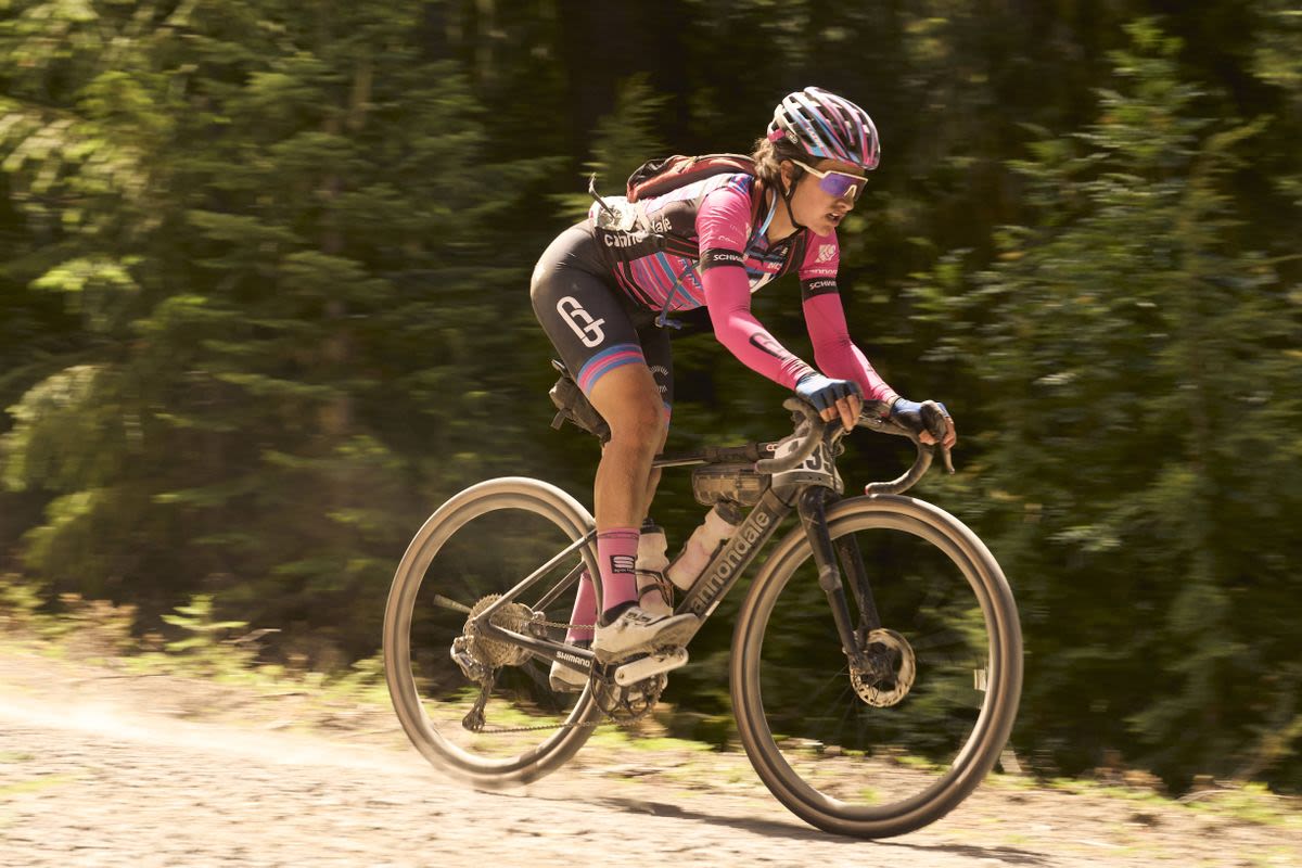 Oregon Trail Gravel: Cécile Lejeune dominates for women, Hugo Drechau holds off Griffin Easter