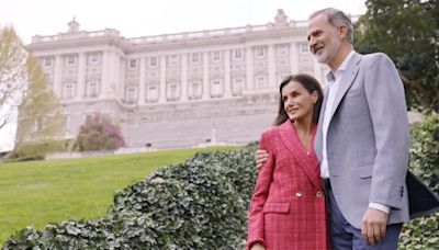 Diez años del reinado de Felipe VI en diez imágenes: de la coronación al acercamiento con Juan Carlos en Windsor