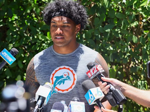 Tua Tagovailoa addresses the status of his contract negotiation with the Dolphins