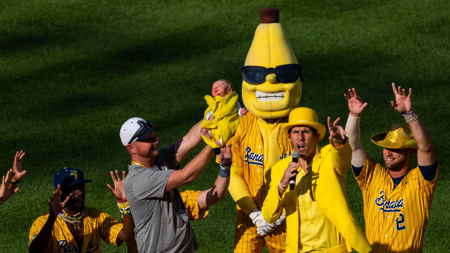 WATCH: Savannah Bananas mimic Bills Mafia tailgate staple in Buffalo series finale