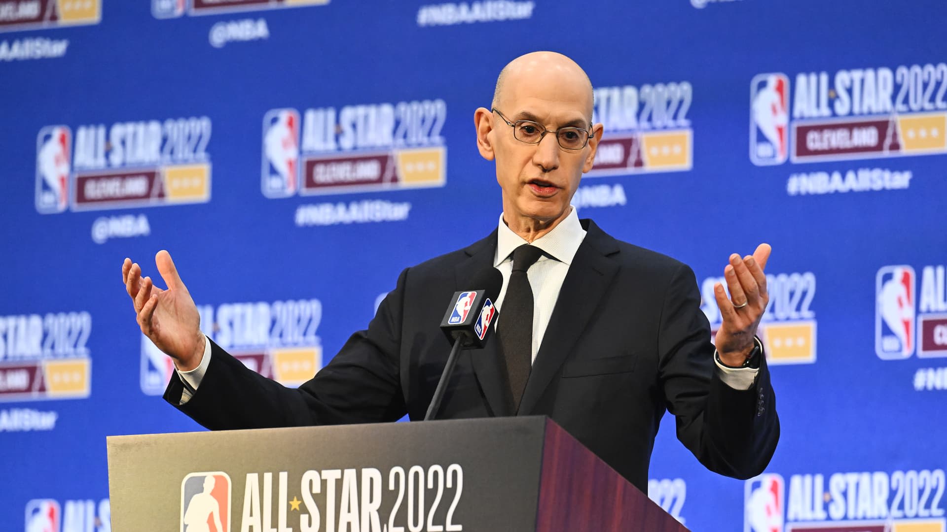 The NBA is picking its TV partners — and a deal hinges on Warner Bros. Discovery's next move