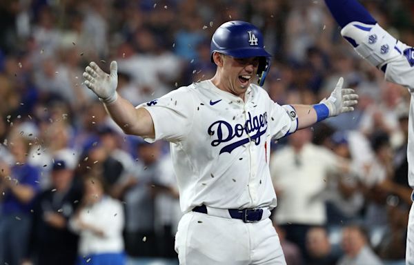 Deadspin | Will Smith, Dodgers seek sweep of Brewers in clash of division leaders