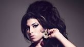 Amy Winehouse y Back to Black, la historia de un brutal y honesto disco de desamor con sabor retro - La Tercera