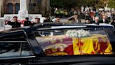 El ataúd de la reina Isabel II sale de Balmoral y arranca el cortejo fúnebre