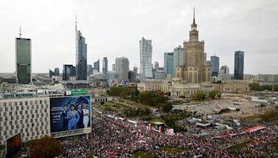 Eine Million Polen bei Oppositionsdemo gegen die Regierung in Warschau