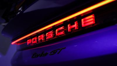 Porsche retira miles de unidades de coches eléctricos por un problema de baterias
