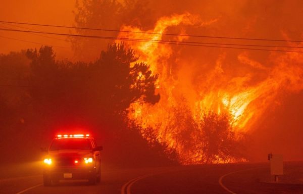 Thompson Fire forces 28,000 to evacuate in California