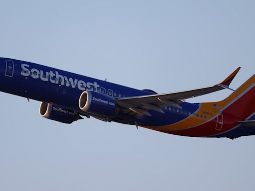 FAA probing low-flying Southwest Airlines Boeing flight over Florida