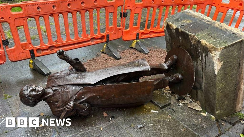 Victoria Wood statue in Bury hometown toppled in car crash