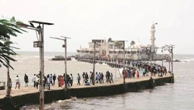 Bomb threat call to Haji Ali Dargah in Mumbai, probe on