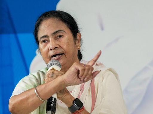 Bengal governor vs Mamata Banerjee: Calcutta high court to hear defamation suit today