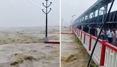 Bihar Floods: People Scream In Fear, Run Off Crowded Bridge As Kosi River Water Rises - Video