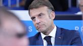 France: l'activité politique d'Emmanuel Macron suscite les critiques