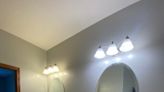 Bathroom of the Week: Light, Bright and Wheelchair-Accessible (16 photos)