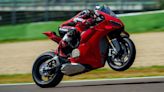 La nueva Ducati Panigale V4 2025 es más potente y ligera, y todo gracias a los pilotos de MotoGP