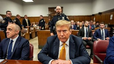 Caso Stormy Daniels: Trump no se defenderá en el estrado por los 34 cargos que se le imputan - La Tercera