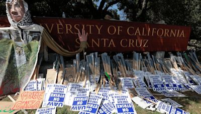 La policía detiene a decenas de personas en otro campamento propalestino de la Universidad de California
