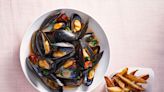 How to Eat Mussels the Right Way, According to Seafood Pros