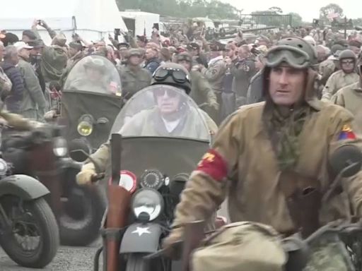 FOTOS | 170 Harley Davidson de época de la Segunda Guerra Mundial recorrieron Normandía para celebrar el Día D