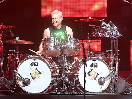 “I continue to miss Taylor, as does the band, his family, friends and the rest of the world.” Josh Freese pays tribute to Taylor Hawkins while marking one year as the Foo Fighters’ drummer