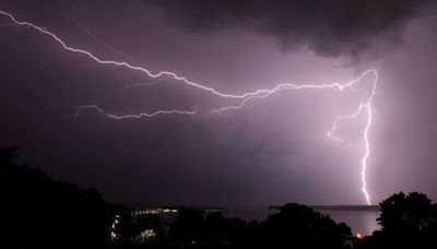 Weather: Thunderstorm warnings issued for large parts of UK after soaring temperatures