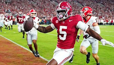 Bama blows 28-0 lead, escapes UGA on late TD