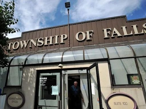 Falls faces looming financial crisis over lost landfill fees. Officials didnt share info