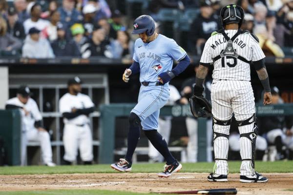 Alek Manoah (elbow) out early, but Jays extend White Sox's skid