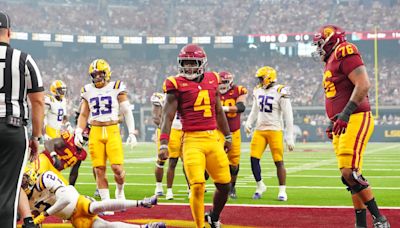 USC Defensive Coordinator D’Anton Lynn Earns MVP After Trojans Beat LSU Tigers