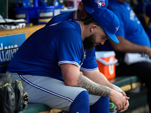 Blue Jays put right-hander Manoah on IL with elbow sprain, acquire Burr from Phillies