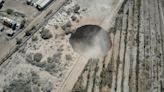 Minera obligada a parar por un cráter de 32 metros de diámetro en Chile