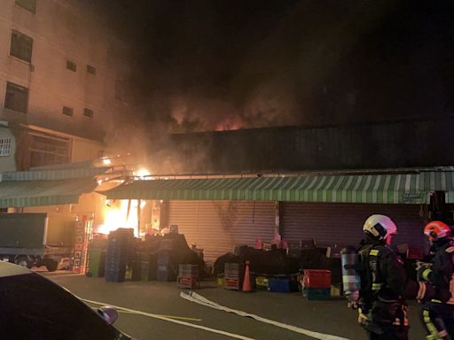 台中北屯一點利商圈暗夜傳火警 濃煙竄天數公里可見