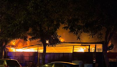台中南屯設計公司暗夜起火 幸無人員傷亡僅家具燒毀