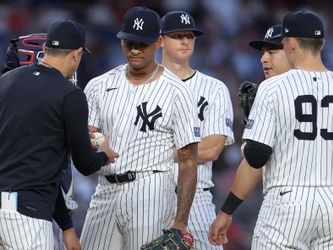 Yankees offense can't overcome Luis Gil's poor start in 5-4 loss to Reds