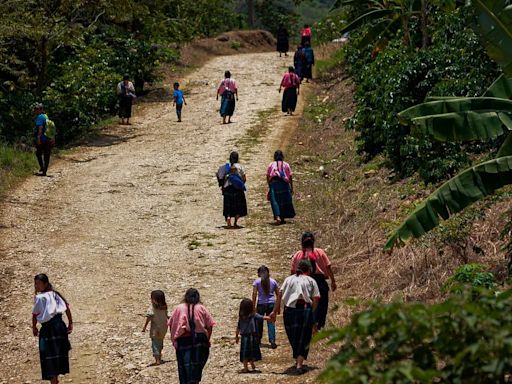 Mexicanos huyen a Guatemala por la narco guerra de Chiapas