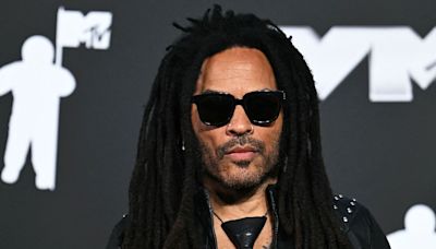 Lenny Kravitz Honors Late Mom Roxie Roker as He Accepts MTV VMAs Win: 'I Dedicate This to Her'