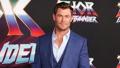 Chris Hemsworth dice que se convirtió en una parodia de sí mismo en la última película de “Thor”