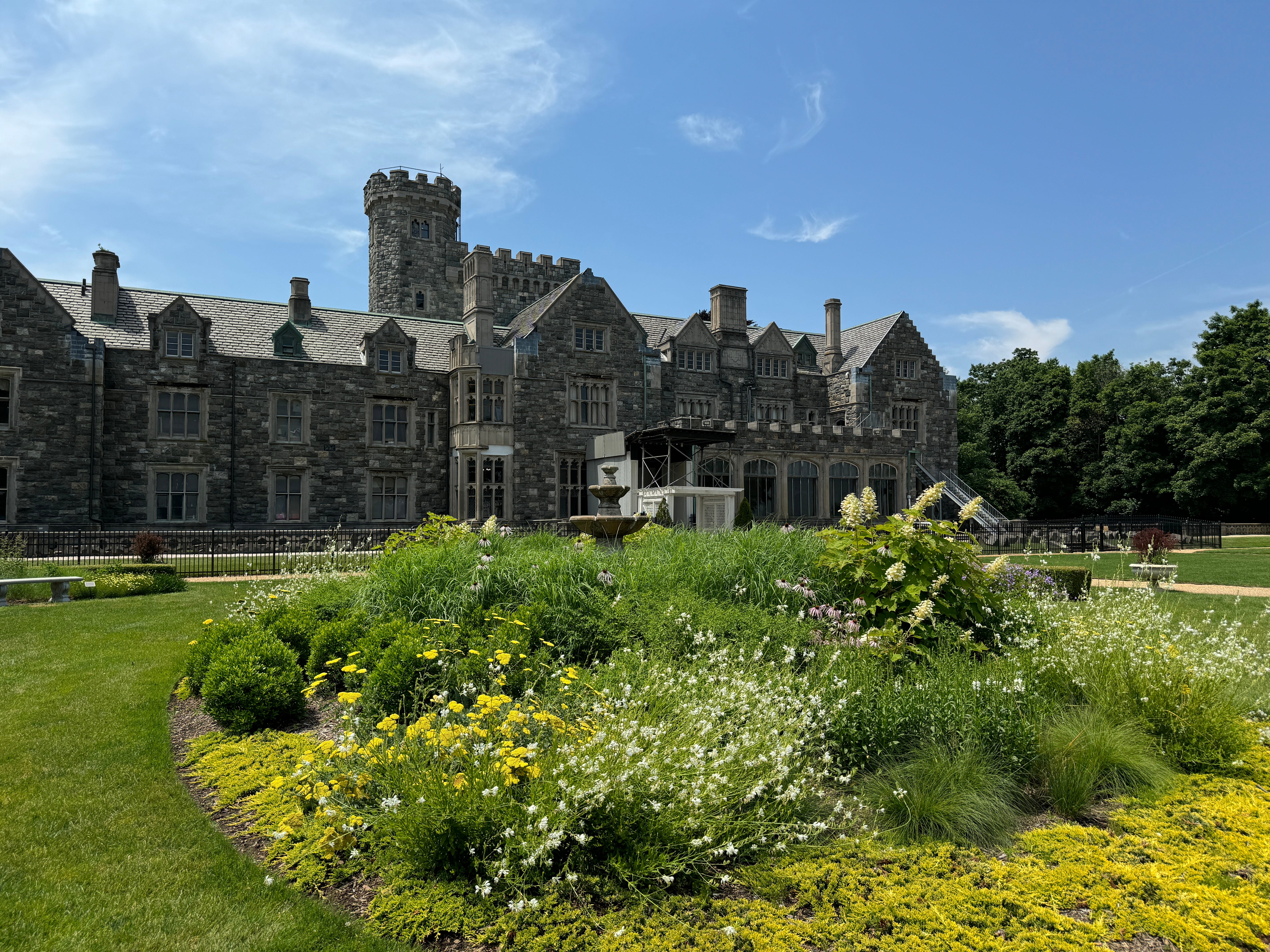 A 216-acre park on Long Island is home to 4 mansions straight out of 'The Great Gatsby' — take a closer look