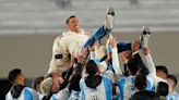 Un momento de emoción: Angel Di María fue homenajeado por su retiro de la selección nacional