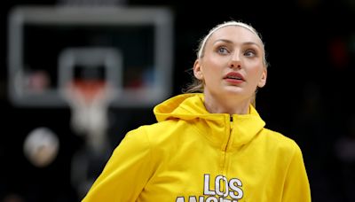 Sparks star rookie Cameron Brink carried off court with knee injury vs. Sun