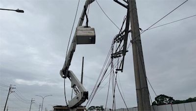 高空拆電線未繫安全帶 工人8.5公尺高處墜落亡-台視新聞網