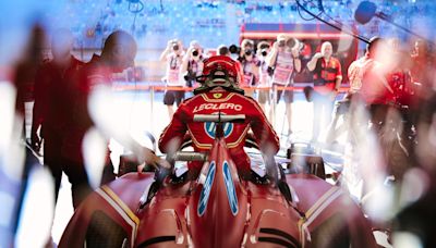 Ferrari presentó monoplaza que Charles Leclerc y Carlos Sainz pilotarán en el Gran Premio de Miami - La Opinión