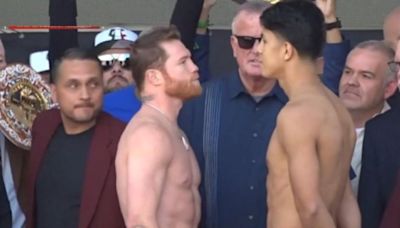 Canelo Álvarez y Jaime Munguía cumplen con la báscula; así fue el tenso cruce en el escenario